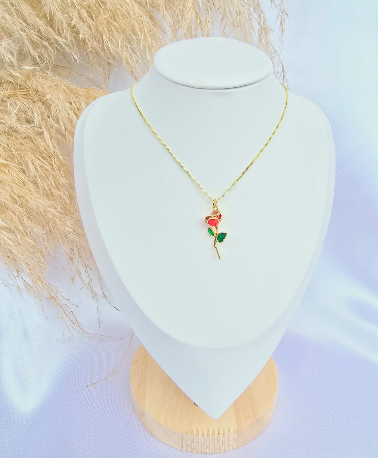 Cadena con dije de rosa