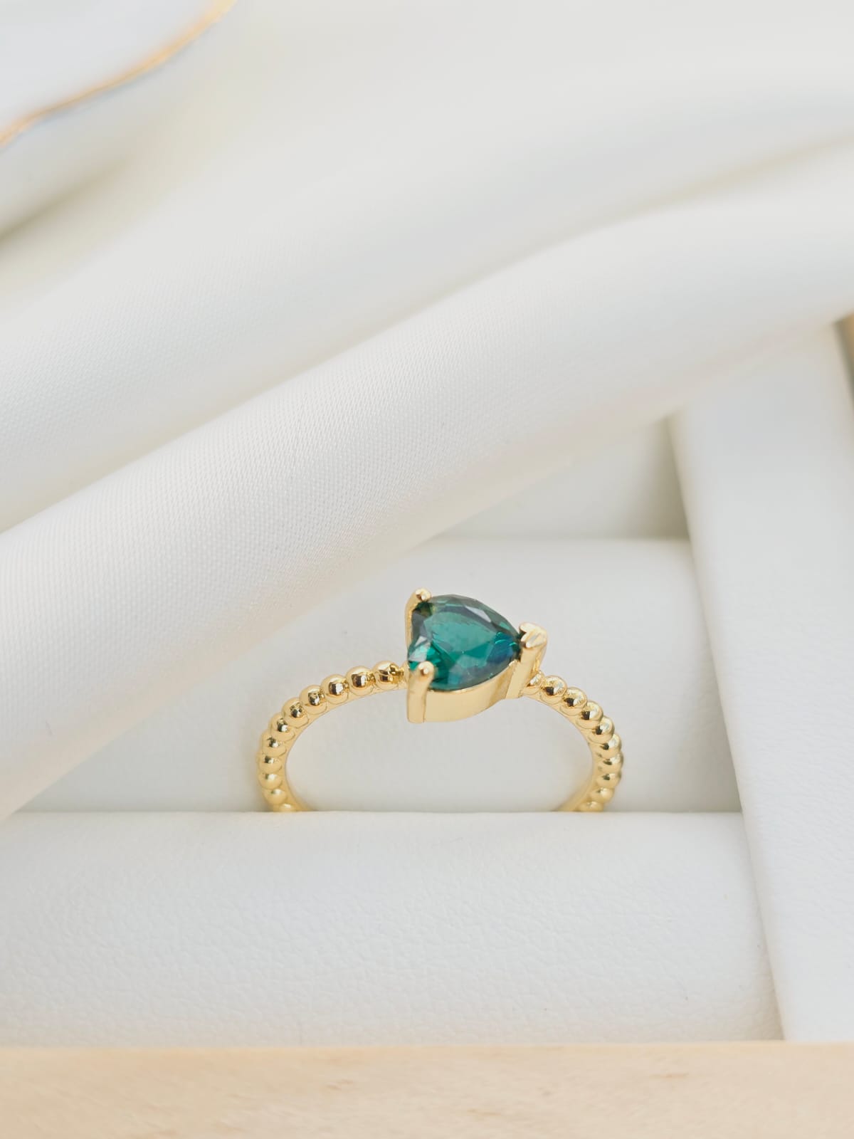 Anillo circón delgado
