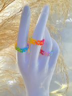 Anillo tejido en mostacillas