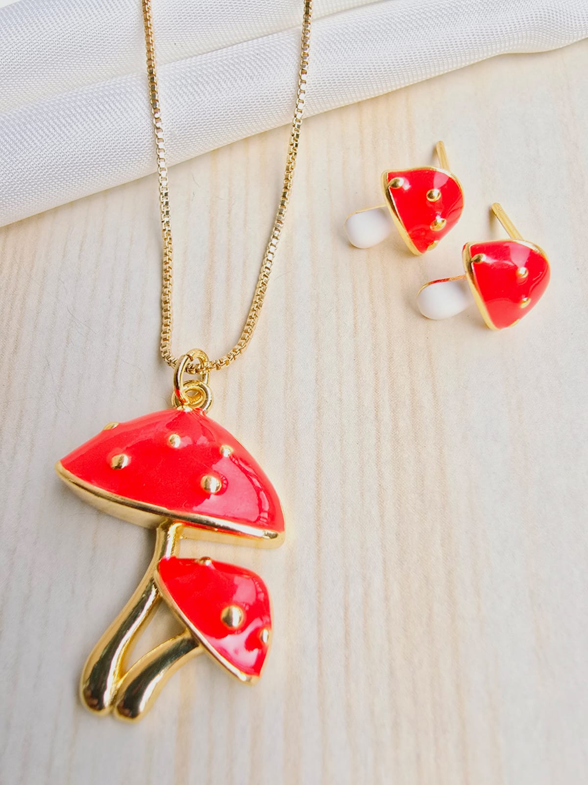 Set cadena en  rodio hongo rojo