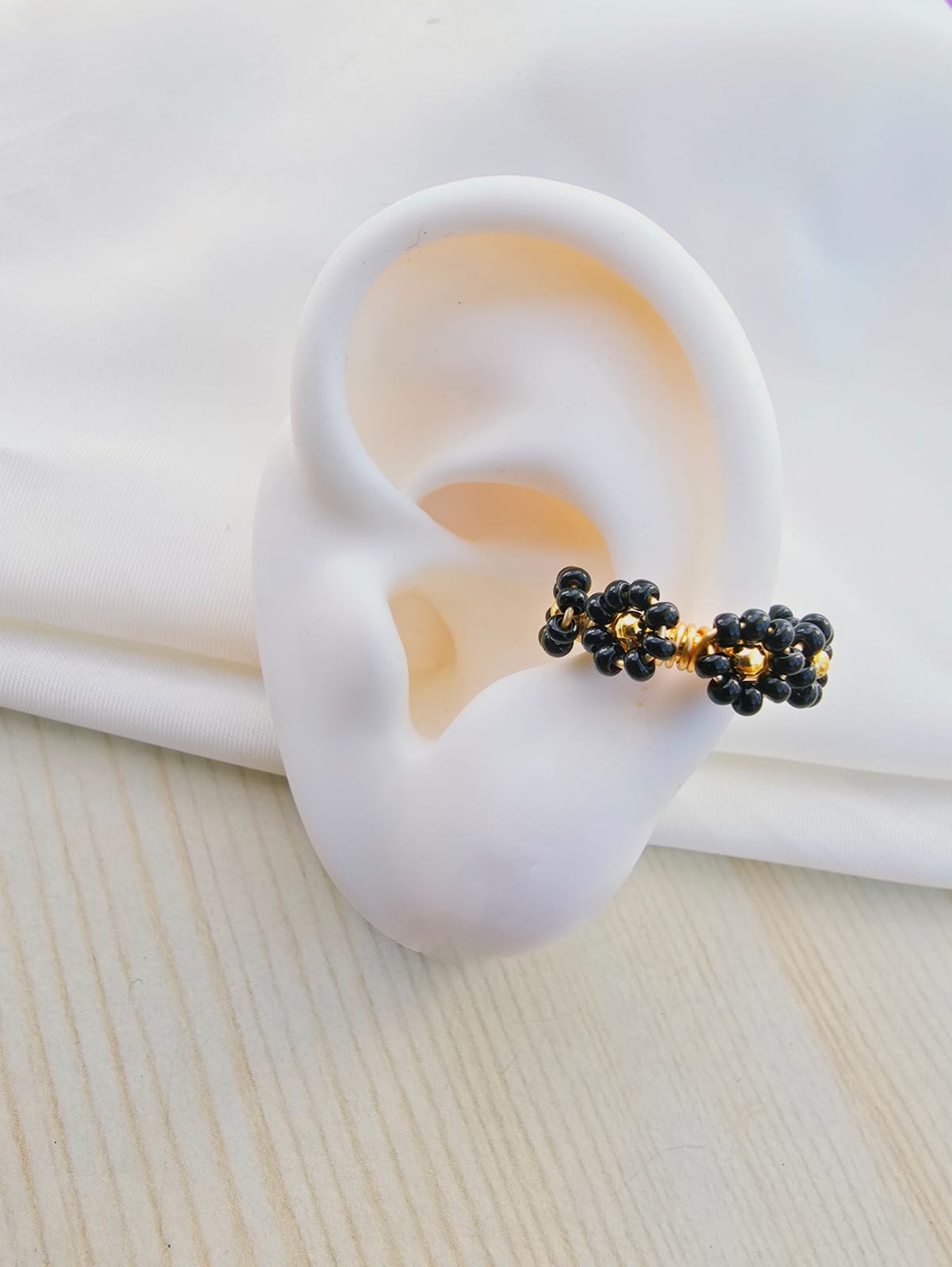 Earcuffs tejidos flor