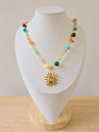 Collares largos con piedras