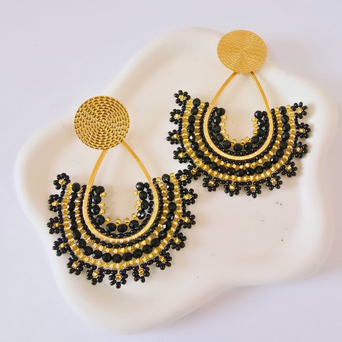 Topo abanico tejido en mostacillas