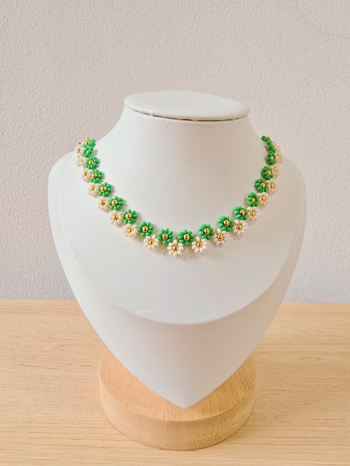 Gargantilla Tejida de Flores Doble