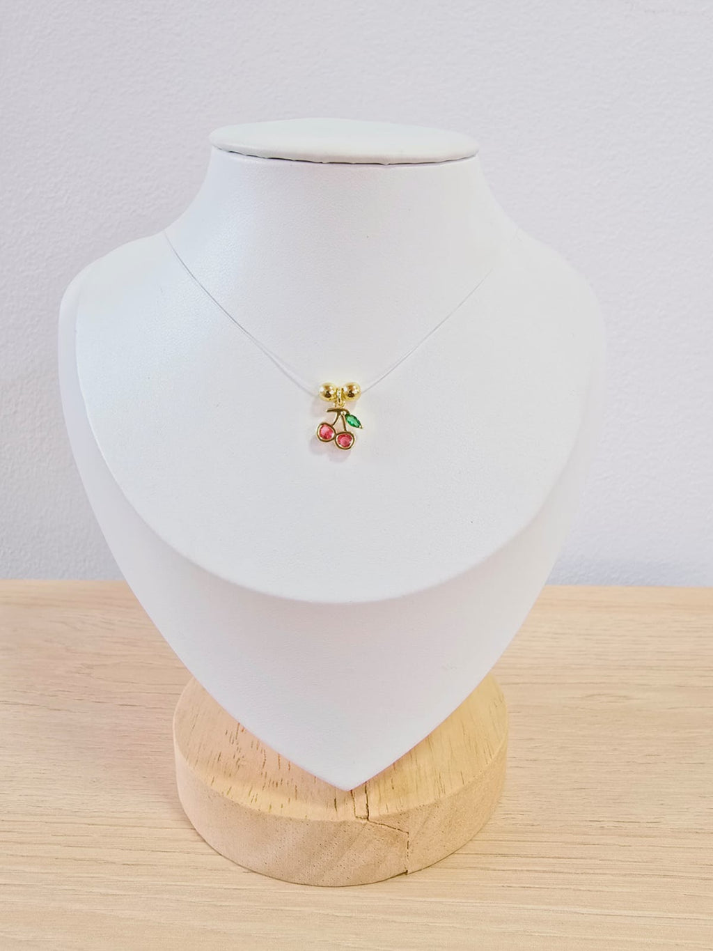 Gargantilla invisible con dije