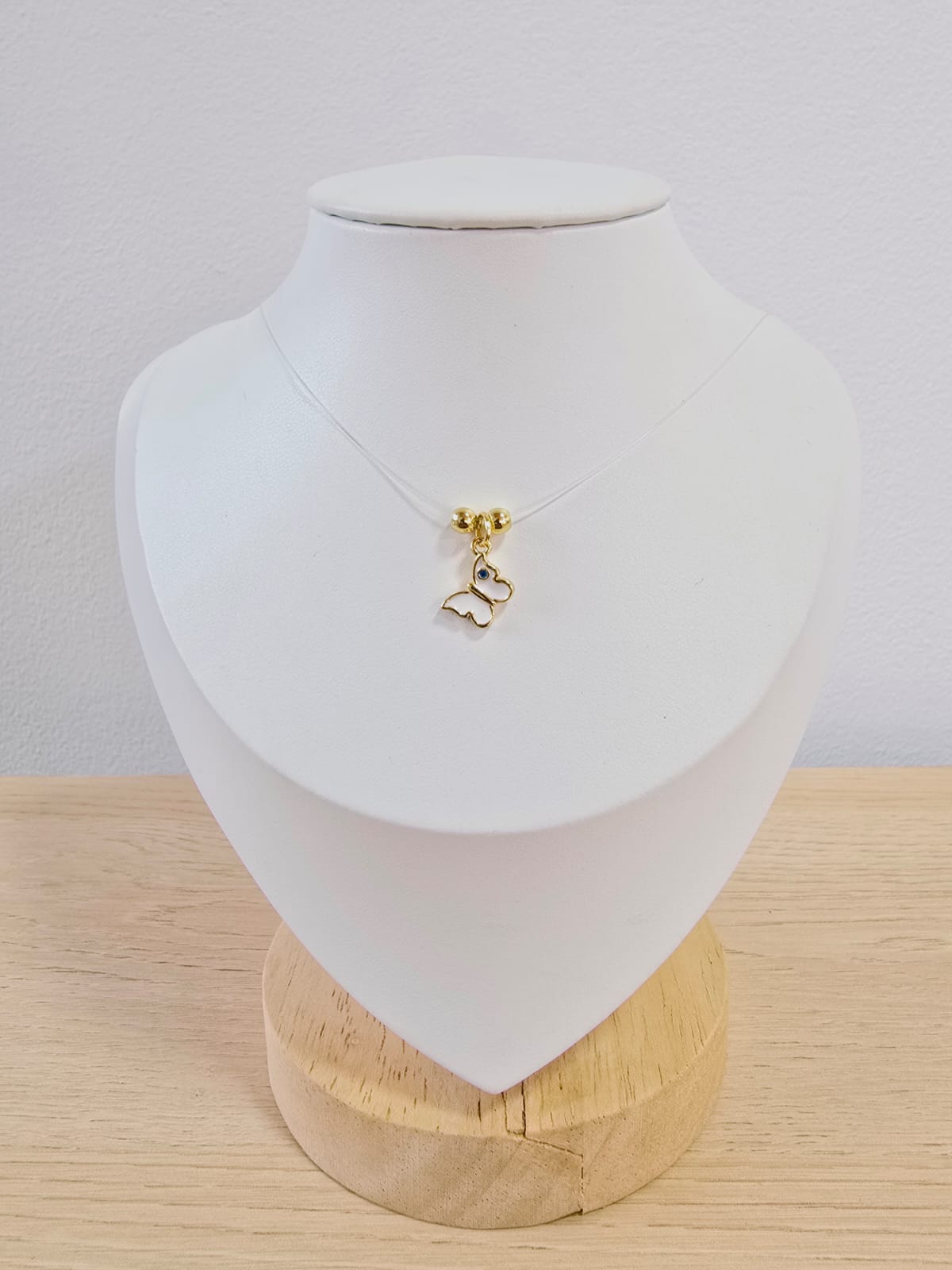 Gargantilla invisible con dije