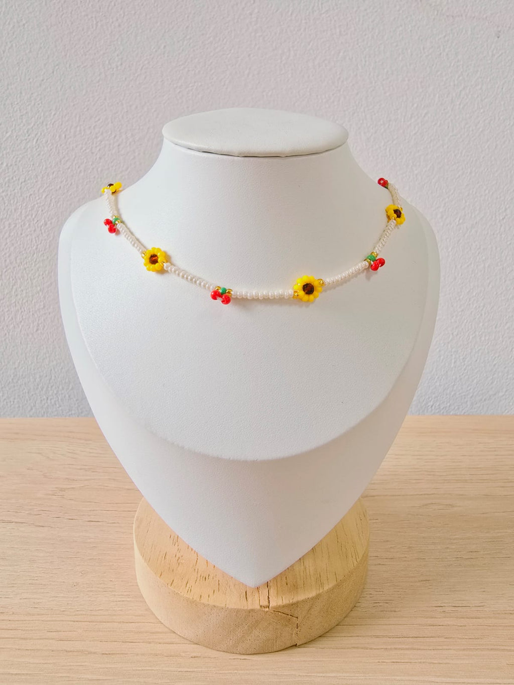 Gargantilla tejida flor cerezas