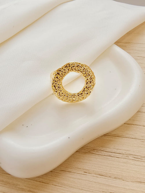 Anillo circulo texturizado
