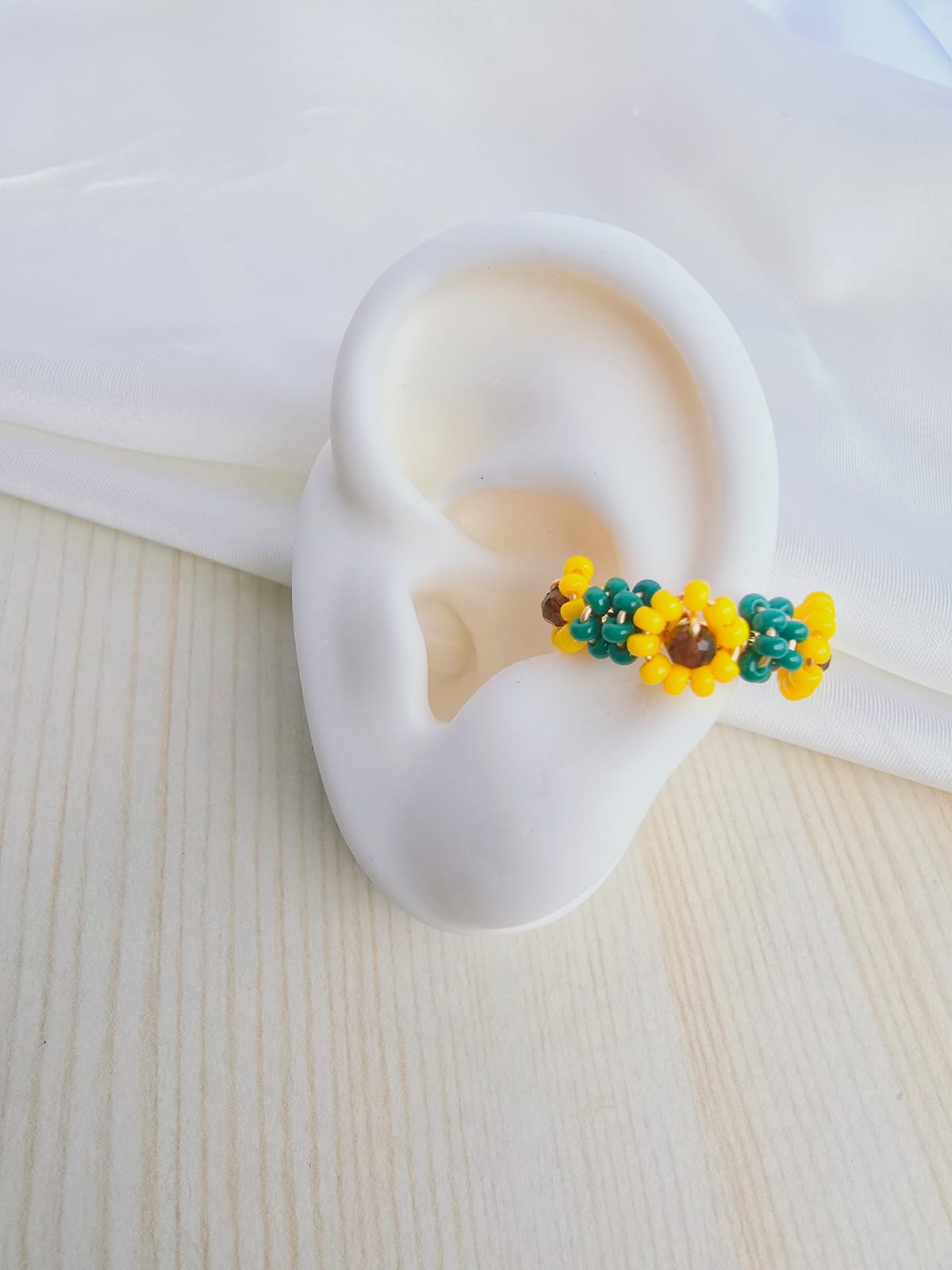 Earcuffs tejidos flor