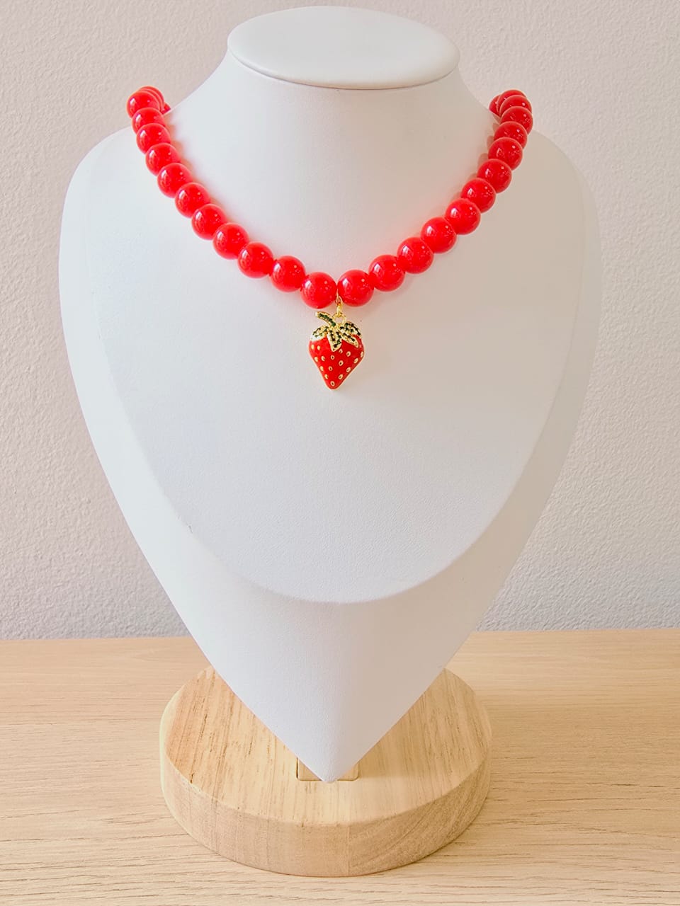 Gargantillas de perlas con dijes