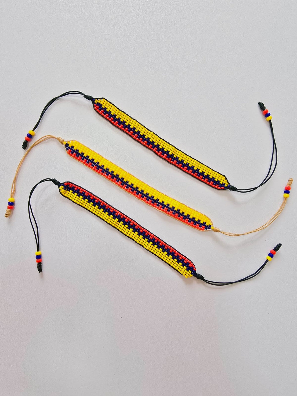 Pulseras tejidas de Colombia